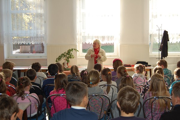 bývalá pani riaditeľka Mgr. Hudáková hovorí o sile modlitby sv. ruženca