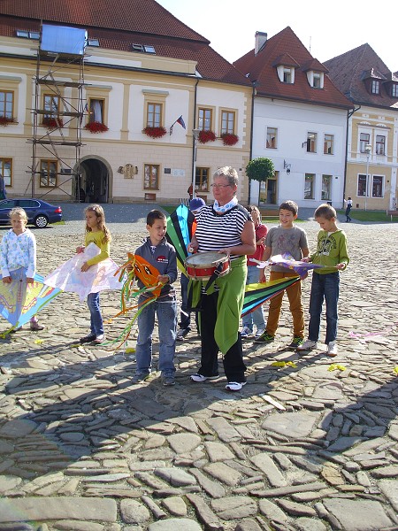 slávnostné odbubnovanie začiatku Šarkaniády